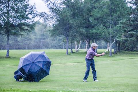 Benefits of Golfing in the Rain